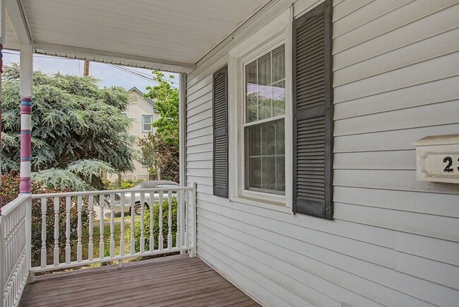 Photo - Charming Victorian Home in Historic Pasture Point – Downtown Hampton