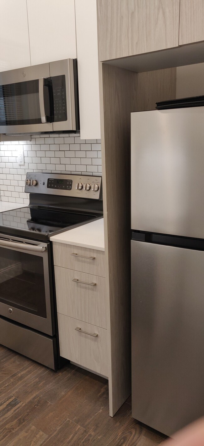 55 Queensberry St Unit 3