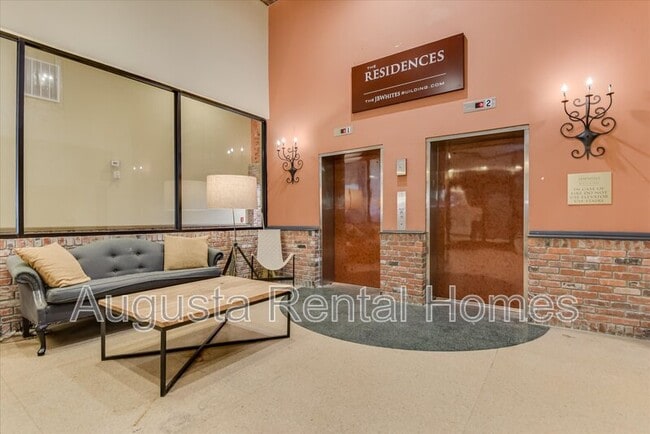 Photo - 936 Broad St Unit 306