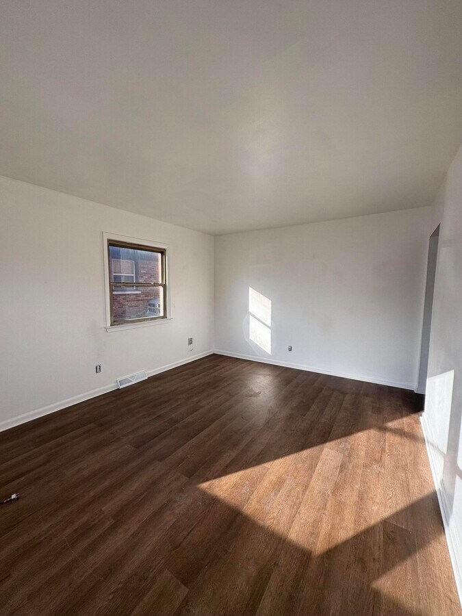 Photo - 669 Anniston Dr