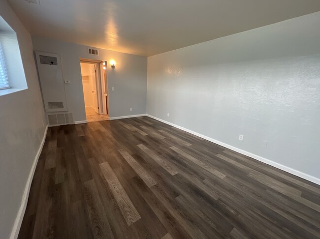 Photo - Garden Level Studio Within Walking Distance to Exposition Park! Unit 151