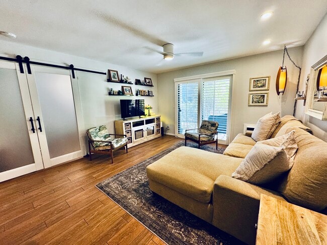 Building Photo - 25611 Quail Run Unit 71