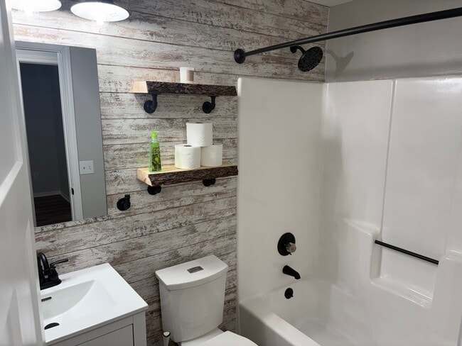 Photo - 8108 Newfield Dr