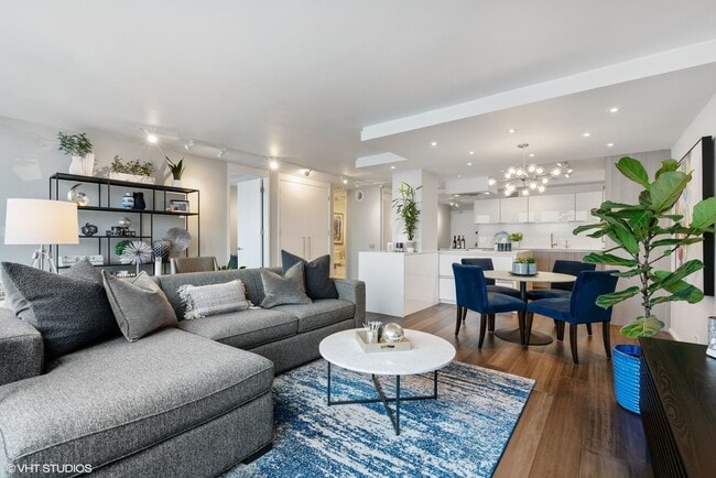 Photo - 200 E Delaware Pl Unit 32B