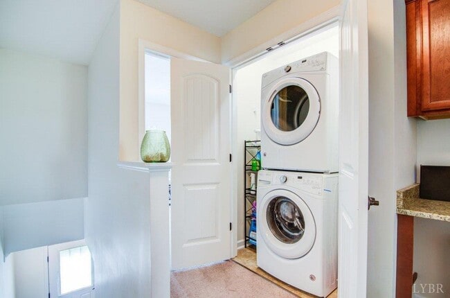 Photo - 111 Old Tavern Cir