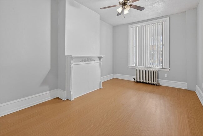 Photo - 864 E Chelten Ave