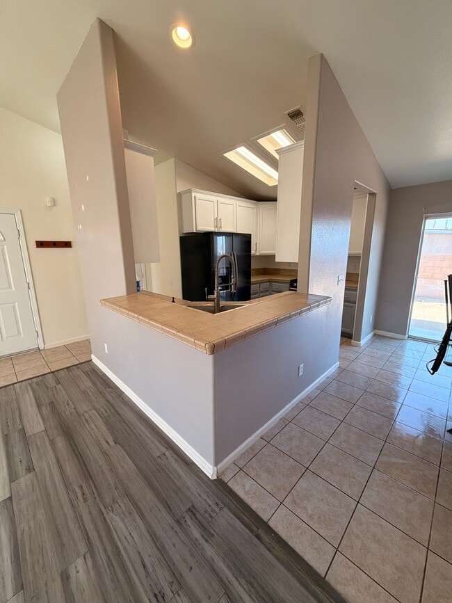 Photo - 5411 Baileya Ave