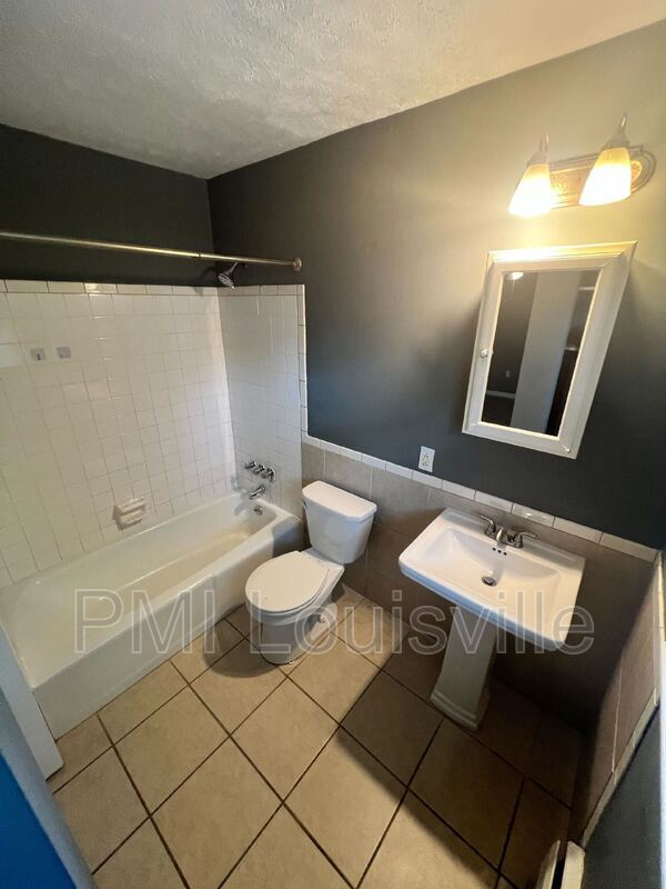 Building Photo - 4501 S 6th St Unit 74