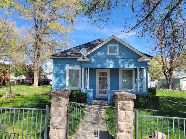 Photo - 212 N East St Townhome
