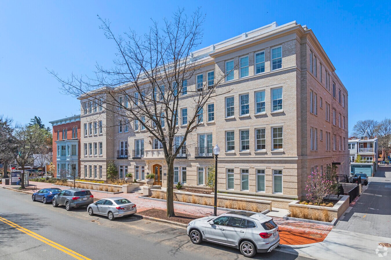 300 8th St NE - Boneval