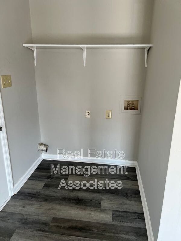 Photo - 201 Grove Pl