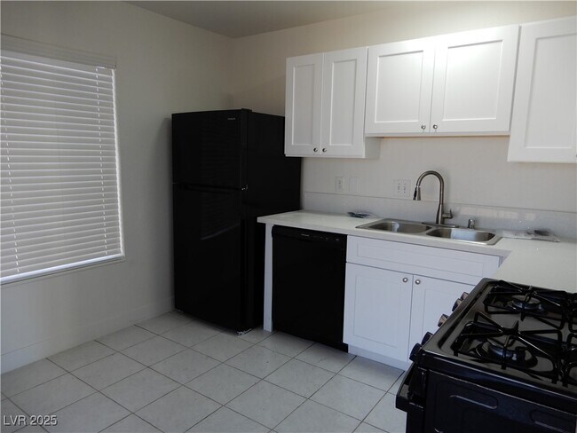 Photo - 4474 Bramblewood St