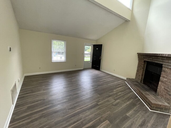 Photo - LEXINGTON HEIGHTS - 435/437 Unit 437