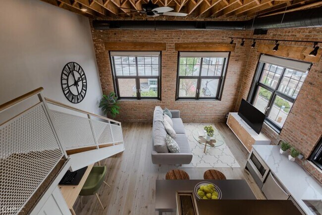 Building Photo - 1 bedroom in Chicago IL 60642 Unit 405