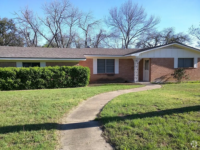 Building Photo - 6936 Bosque Blvd Rental