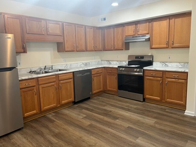 Building Photo - Holly Run Apartments