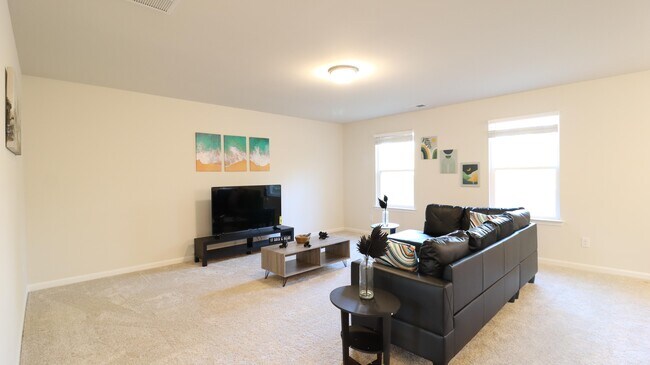 Photo - 13813 Circle Dr Unit Furnished Bedroom 1