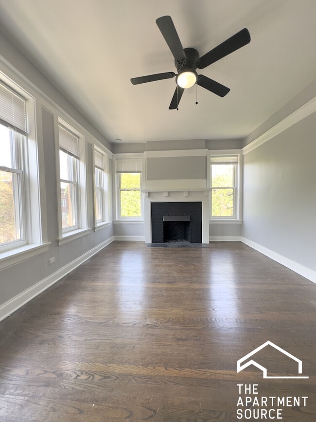 Building Photo - 6259 N Lakewood Ave Unit 3