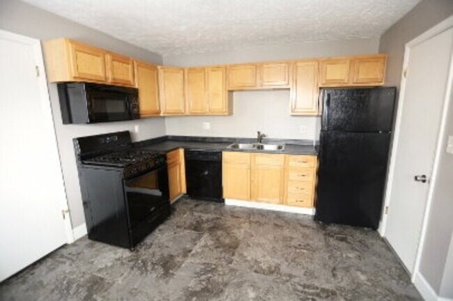 Photo - 826 4th St NW