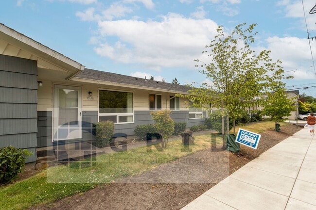 Building Photo - One Bedroom Apartment Available - Montavil... Unit 7616