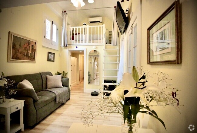 Building Photo - 1039 Henriette Delille St Unit Cozy Cottage in Treme Rental