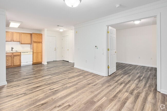 2BR, 1BA - 872SF - Living Room