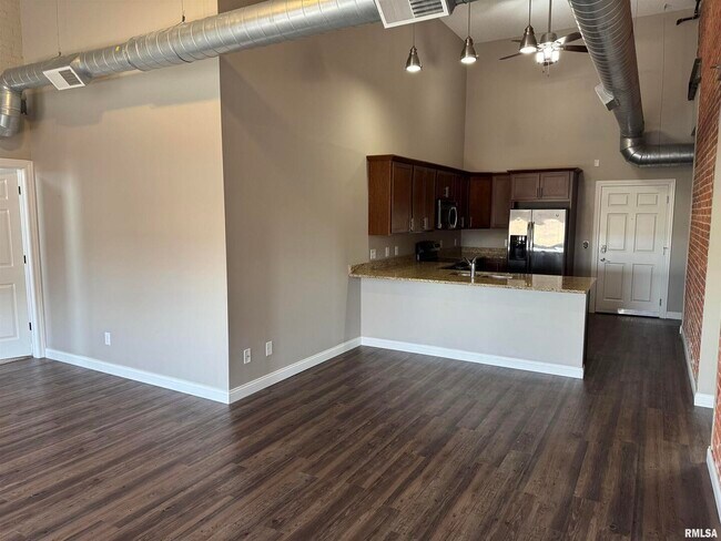 1534 River Dr