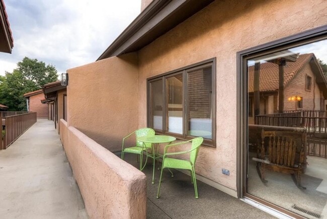 Photo - Spacious 2Bd/2.5Ba Luxury Loft-Style Condo in Frasier Meadows