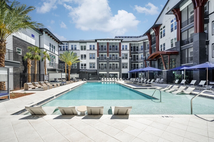 The Elliott apartments — community photo