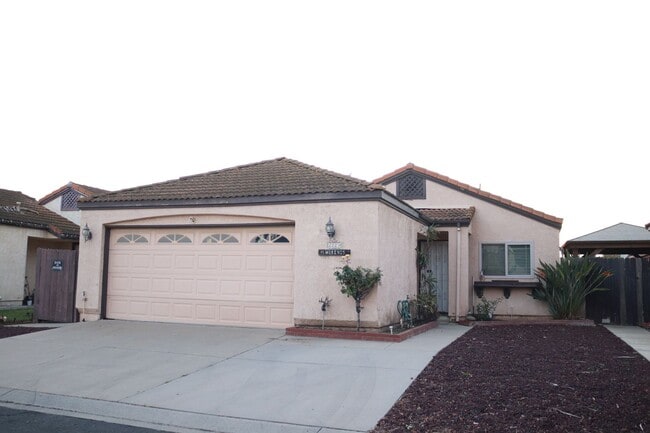 Building Photo - Preisker Gardens Three Bedroom