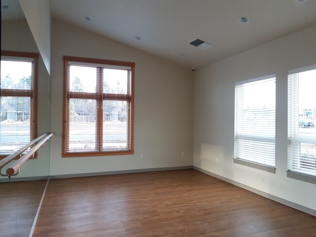 Photo - 21206 Thornhill Ln Unit #21206