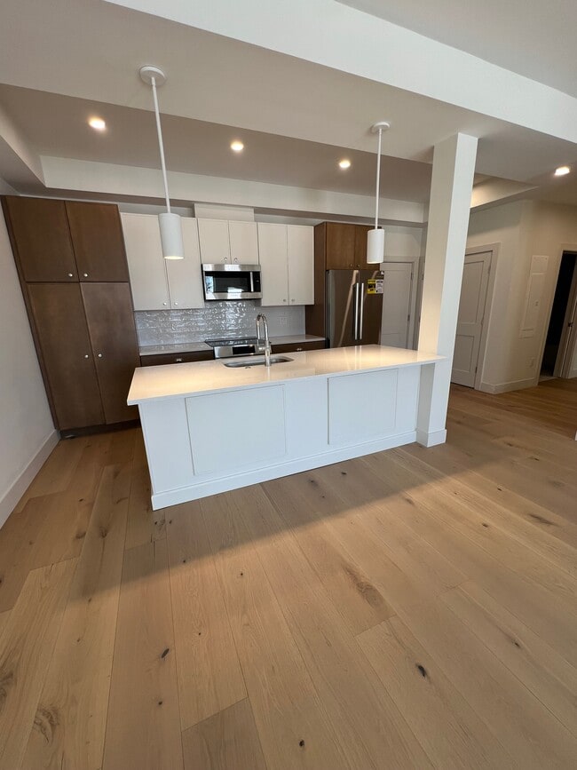 Photo - 105 Sea St Unit 205