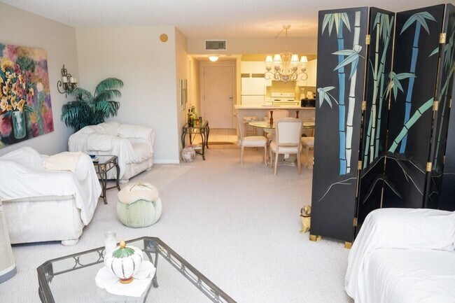 Photo - 2301 Collins Ave Unidad 336