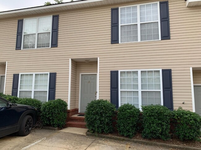 423 N Donahue Dr