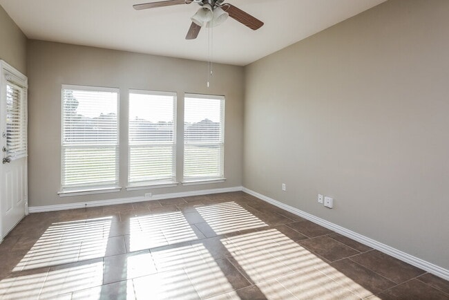 Photo - 532 Hertford St