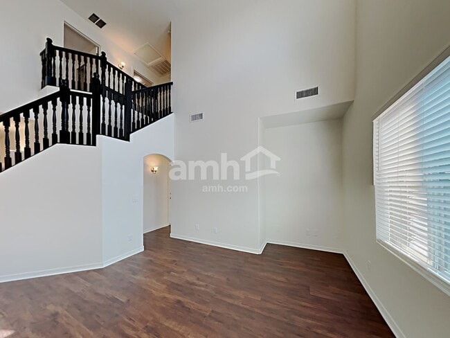 Photo - 138 E Calle Del Rondador