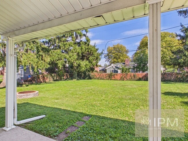 Photo - 521 S Russell St