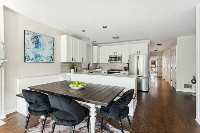 Photo - 3511 N Seminary Ave