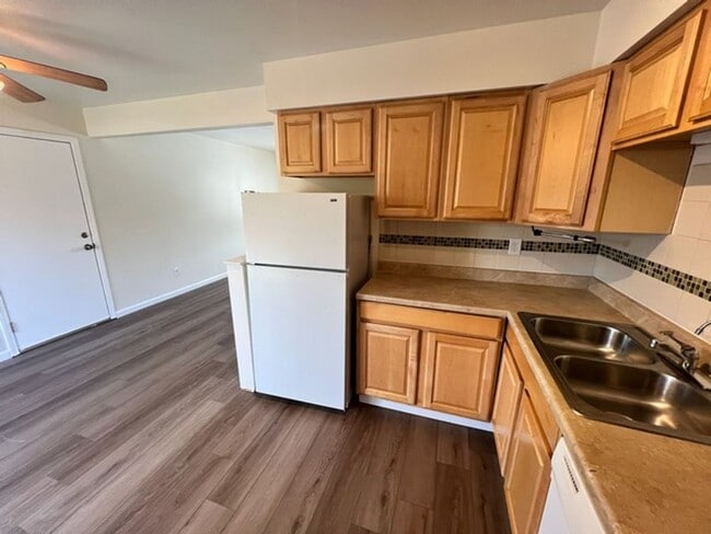 Photo - <b>Refreshed Two Bedroom Sparks Duplex<br><br>