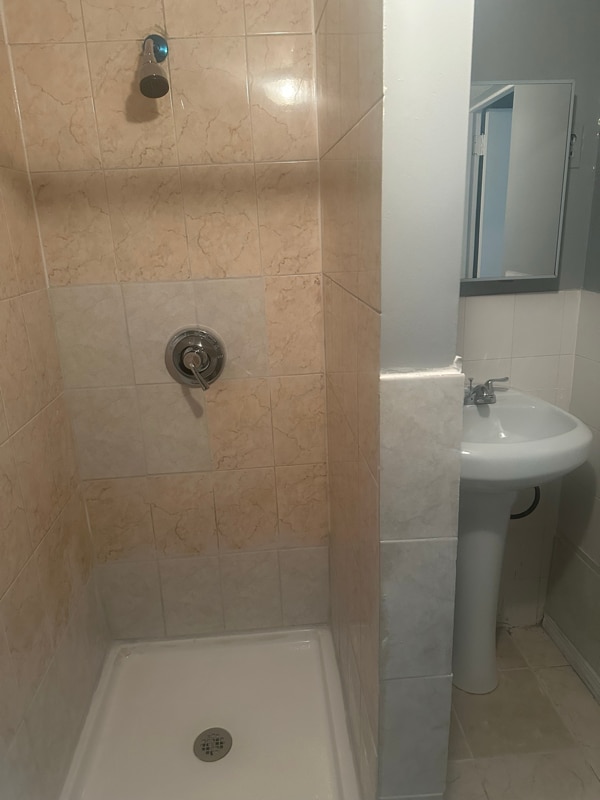 Photo - 1810 Lacombe Ave Unidad 1Brm ( SHORT STAY) Broker