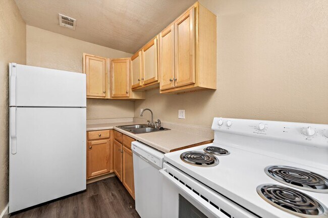 Photo - 901 E 28th Street