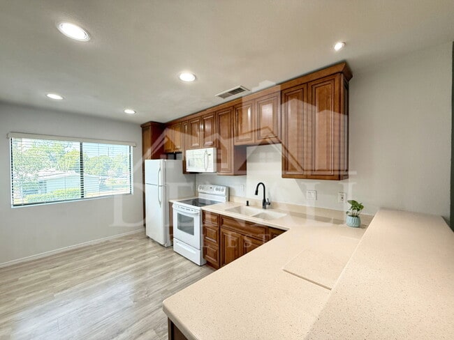 Photo - 749 E Montebello Ave Unit 233