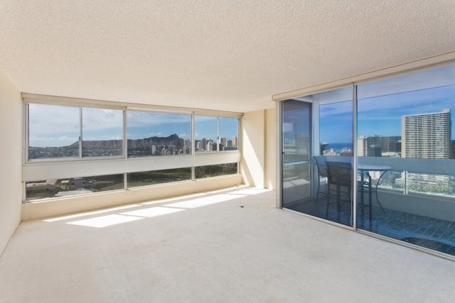 Building Photo - KAPIOLANI 2 Bedroom - Spacious and Bright ... Rental