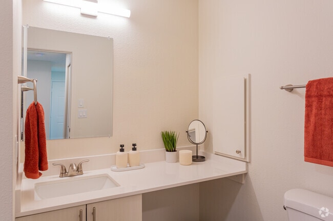 1BR, 1BA - 693 SF