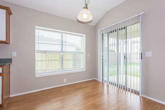 Photo - 1100 Greenbend Dr