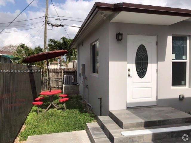 Building Photo - 1221 SW 76th Ct Rental