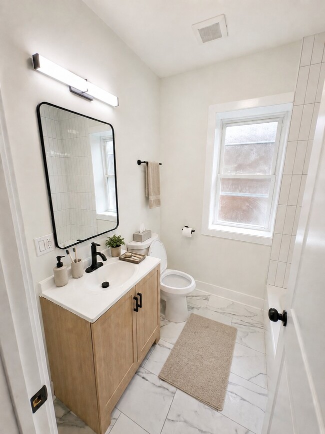 Photo - 6807 S Artesian Ave Unit 1