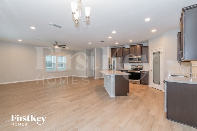 Photo - 8134 Dancing Fox St