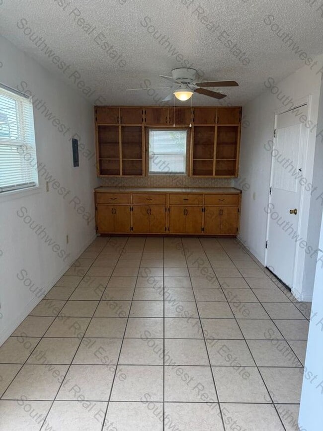 Photo - Cute 3 bedroom 1 bath home.
