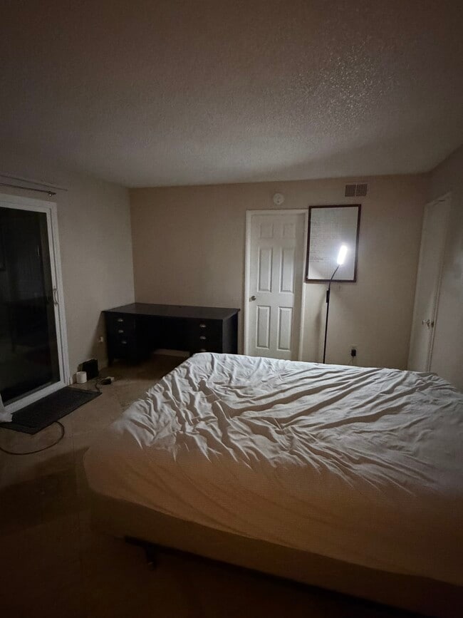 Building Photo - 4651 Huggins St